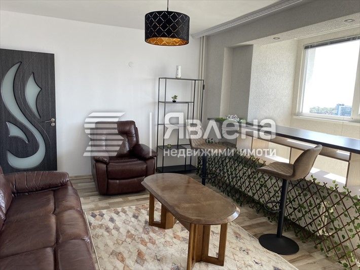 Дава се под наем Тристаен апартамент в Бургас, Славейков - 80 кв.м за 615 € - Снимка #2