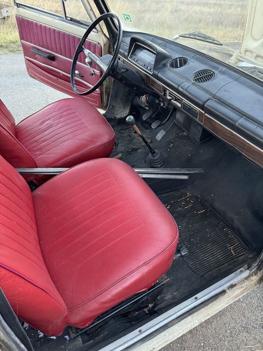 Lada2101/Лада 2101/Жигули на части може и цяла доста запазена.