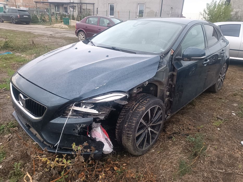 Volvo V40 avatiat