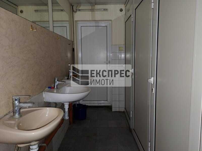 склад с парцел и застроена плащ, с.Слънчево