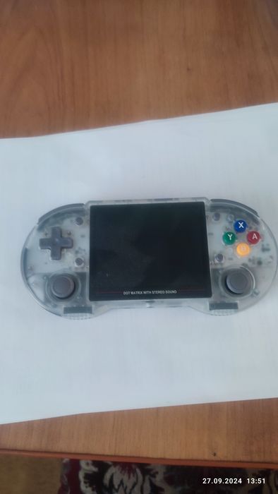 Продам игровую консоль