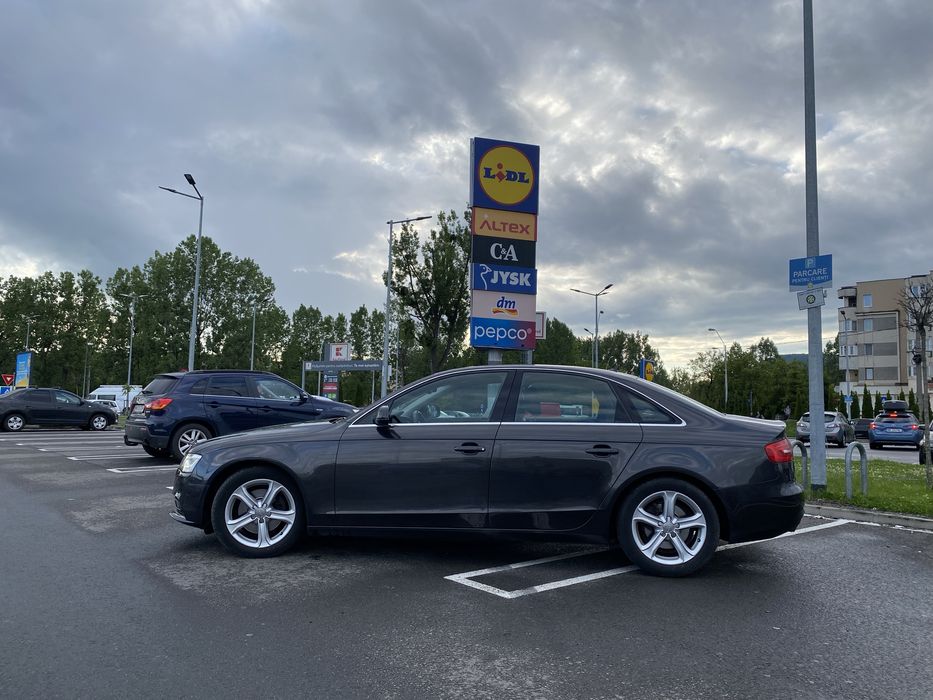 Audi A4 B8 * S Line * Automat * Navigatie Mare * Camera Marsalier *
