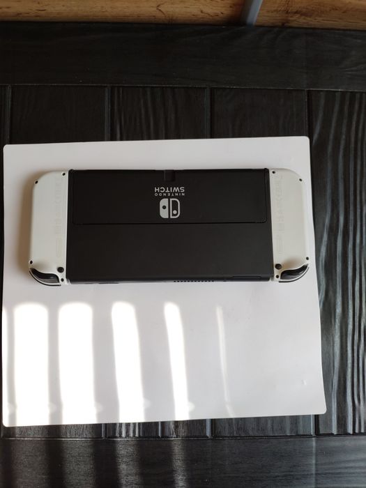 Конзола Nintendo Switch OLED
Цени :
Rabidds - 40 лв.
Spyro - 50 лв. 
T