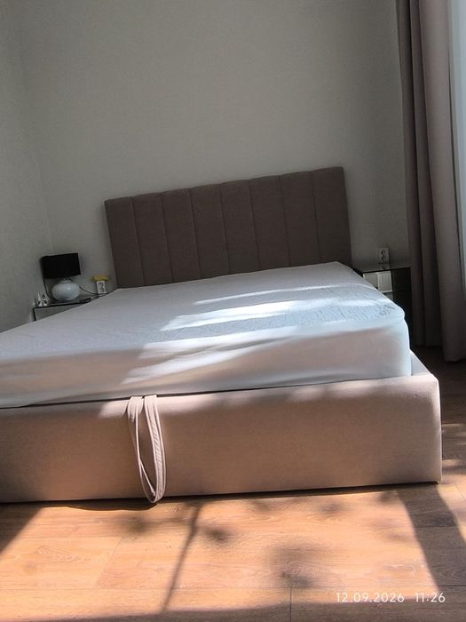 Продам двуспальную кровать 160×200