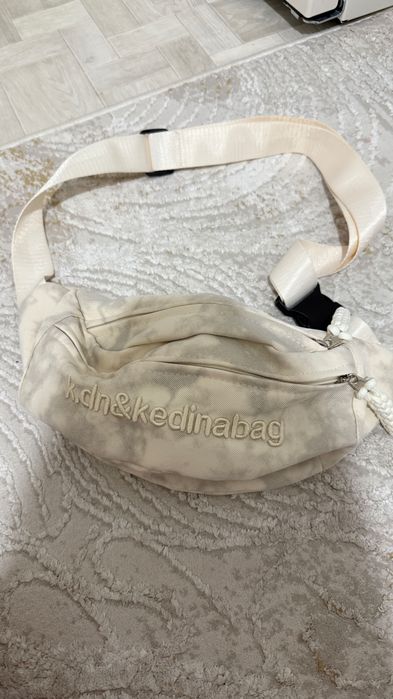 Продам сумку бананку новую