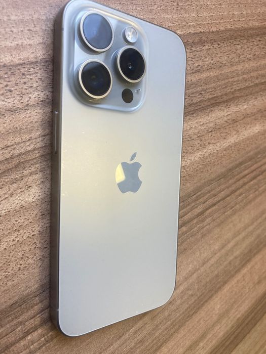 Vând IPhone 15 PRO