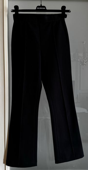 Черни еластични панталони