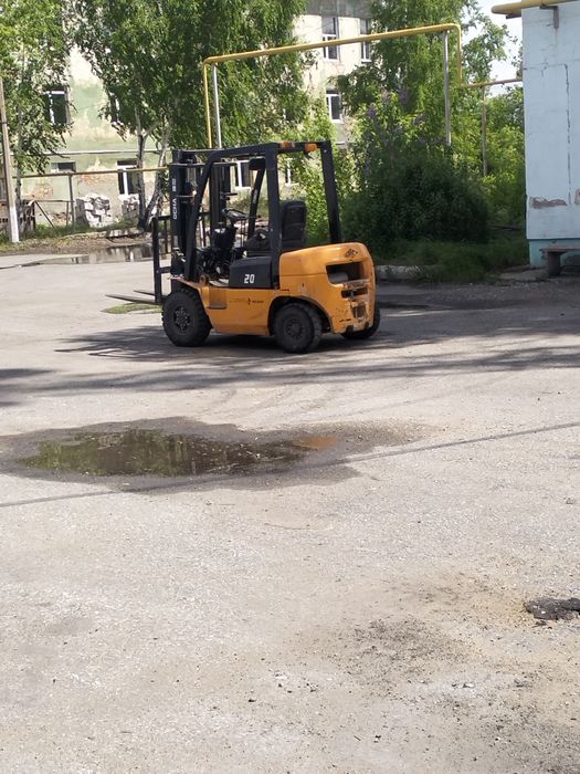 Вилочный погрузчик