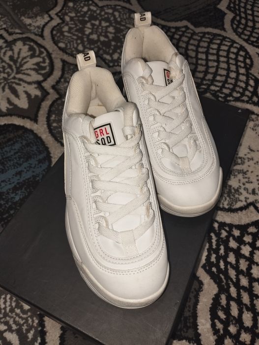 Женскаие кросовки