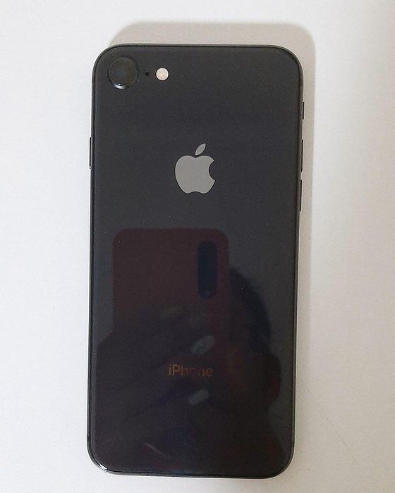 iPhone 8 продам телефон