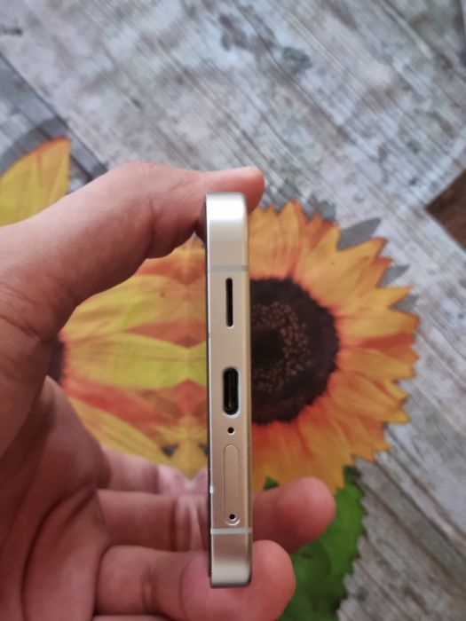 Samsung 24 plus  256/12