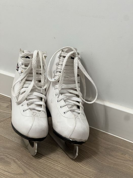Коньки для девочки, б/у