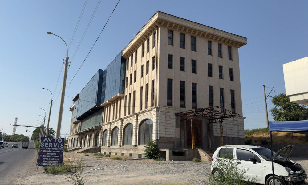 Продаётся помещение 2135 кв.м на перекрестке Новомосковской/Кольцевой