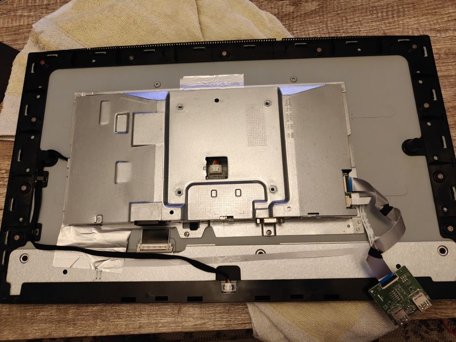 За части! Монитор Dell P2319H