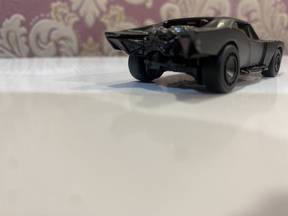 Hotwheels premium бэтмобиль
