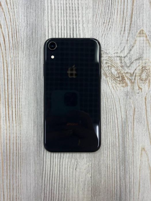 ПРОДАМ iPhone 7, iPhone 8 и iPhone XR