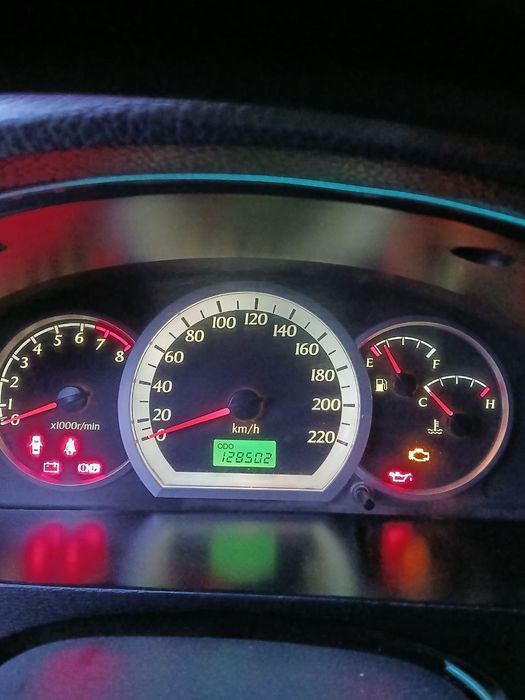 Srochno Chevrolet Lacetti sotiladi 1.8