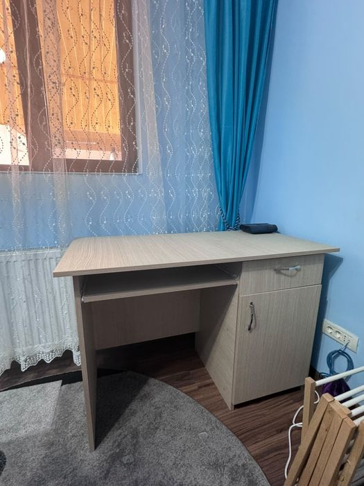 Vând birou din pal