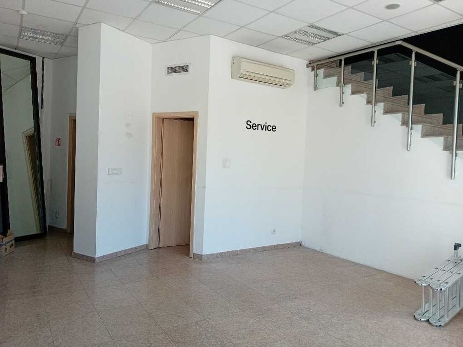 Дава се под наем Магазин в София, Център - 160 кв.м за 2200 € - Снимка #1