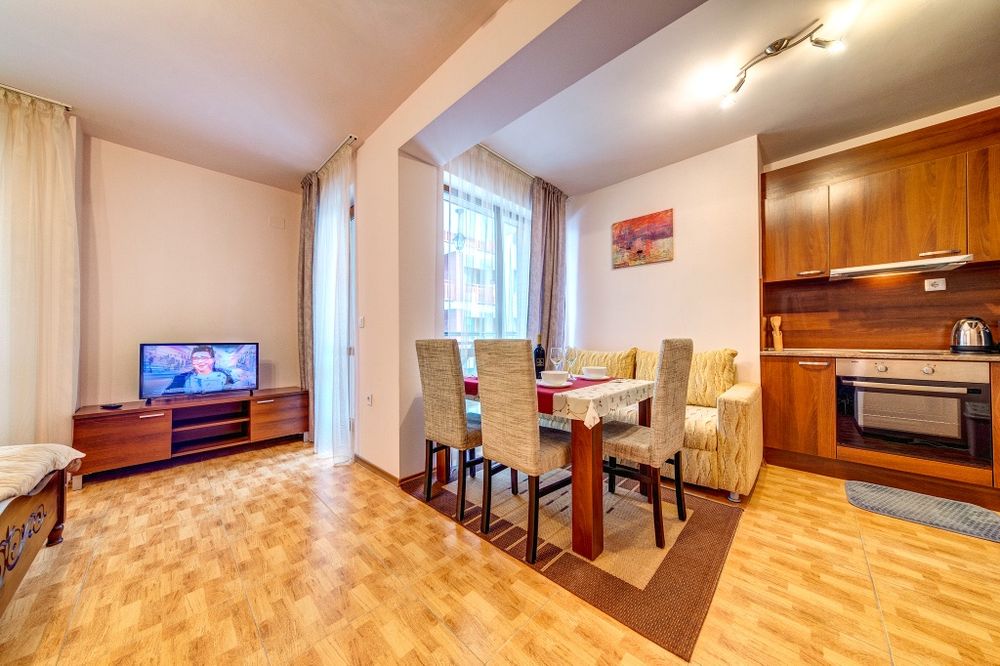 Дава се под наем Двустаен апартамент в к.к. Пампорово - 53 кв.м за 255 € - Снимка #1