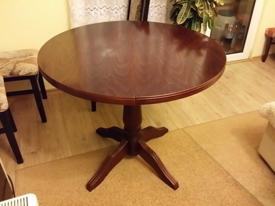 Кръгла разтегателна маса