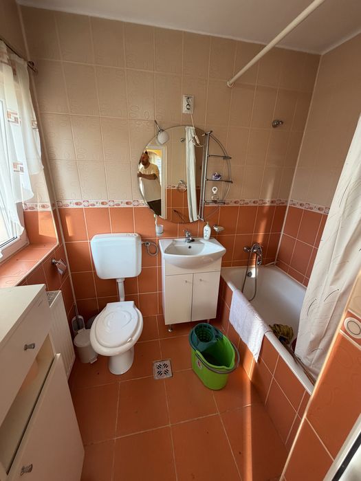 Inchiriez Spatiu comercial cu parcare privata ultracentral str republicii marghita