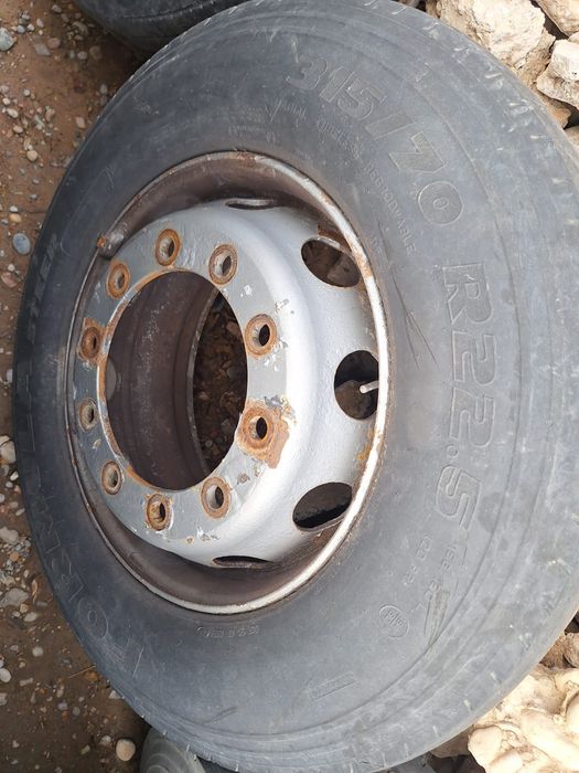 Шины с дисками для грузовиков