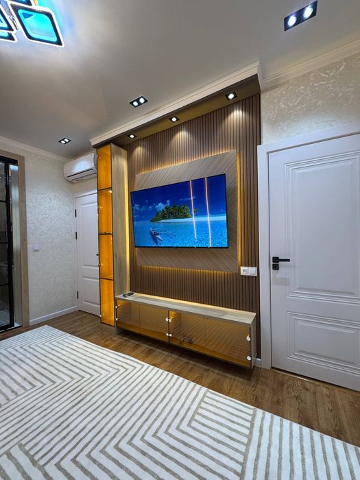 Продам чиланзар 3.  Двух комнатная.  Балкон 1,5*3