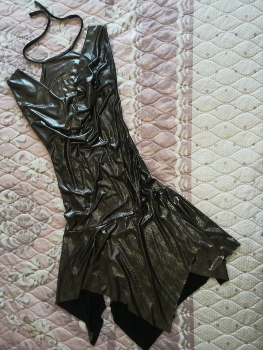 Елегантна рокля