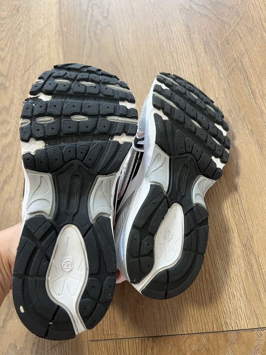 Adidasi fete marimea 33