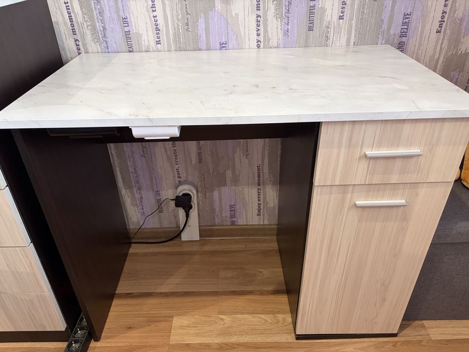 Бюро/тоалетка.