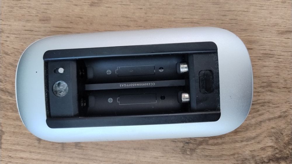Apple Magic Mouse 1 (на батарейках), оригинал