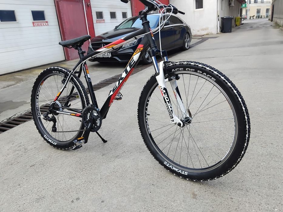 Vând bicicleta din aluminiu