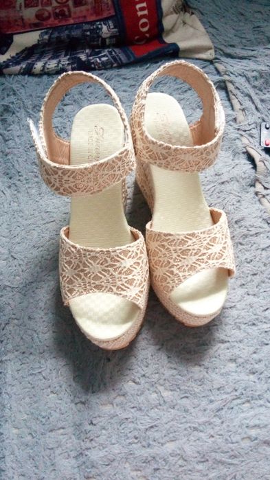 Босоножки летние