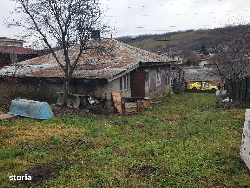 Vulturi ( Vanatori )- IASI – Casă + teren 907 mp- 8.5 km pana in Copou