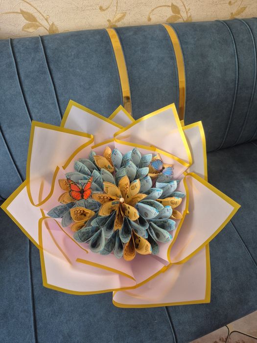 Цветы с деньгами