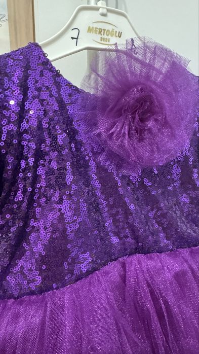 Новое платье нарядное на девочку