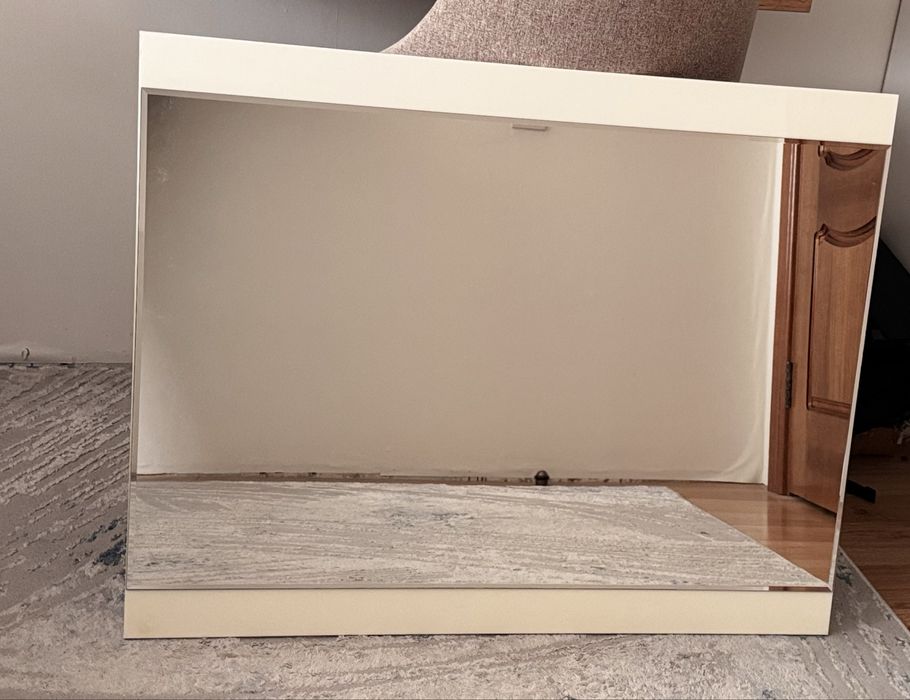 Навесной зеркало