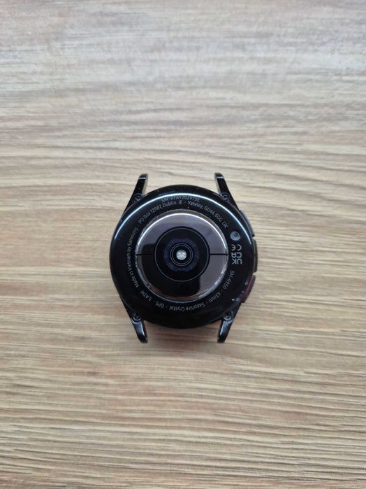 Samsung Galaxy Watch6 Classic 43 mm Bluetooth – перфектен