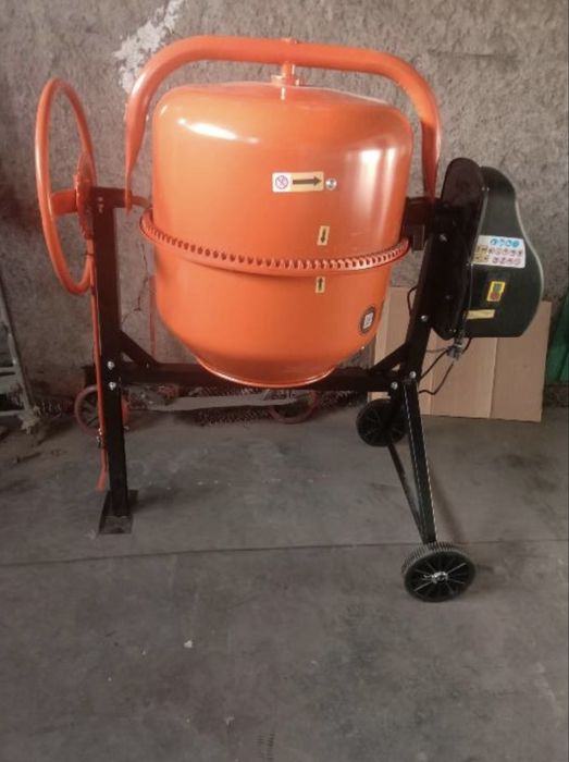 Продам бетономешалку 200 л