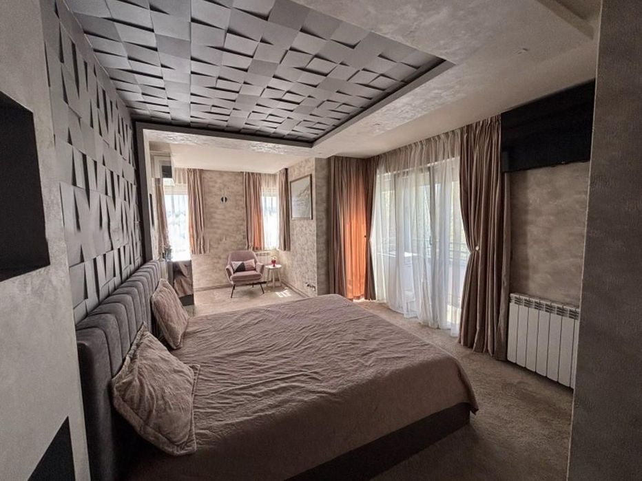 Дава се под наем Тристаен апартамент в София, Студентски град - 136 кв.м за 1325 € - Снимка #4