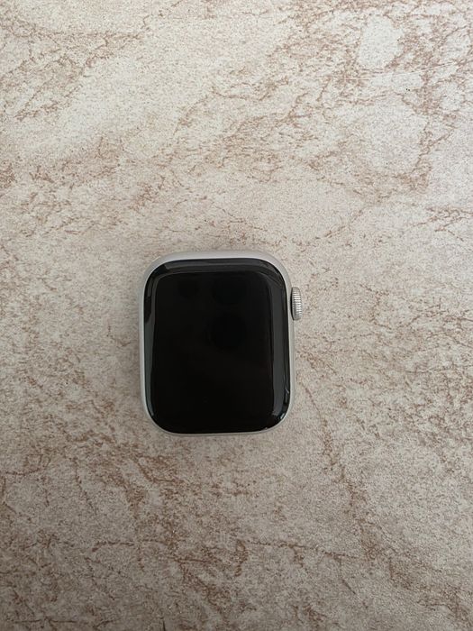 Apple Watch Series 8 – 41 мм Silver Aluminum + много каишки