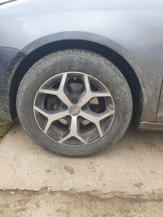 Vând jantegolf V 215/55/r16 pret 1200 lei negotiable