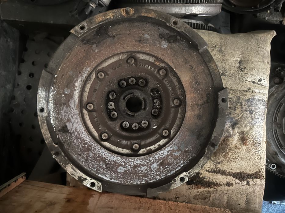 Съединител комплект(маховик феродо притискател) 2.0тди 2.0tdi Audi