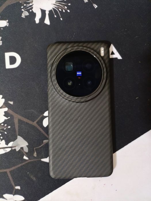 Продам чехлы на vivo x200 pro