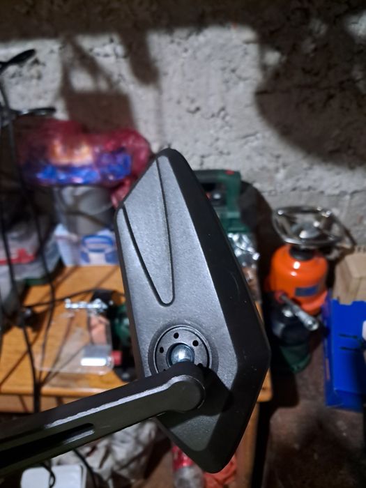 Продавам комплект чисто нови универсални огледала за мотоциклет или ск