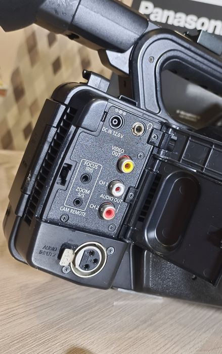 Видеокамера Panasonic AG_UX90