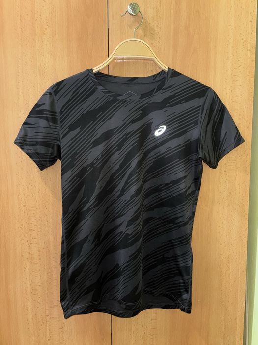 Дамски тениски Asics 15 лв брой