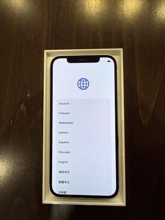 Iphone 12 бял 64GB