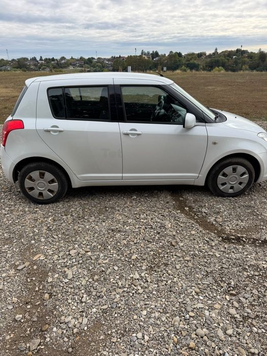 SUZUKI Swift 2010 — imagine 3